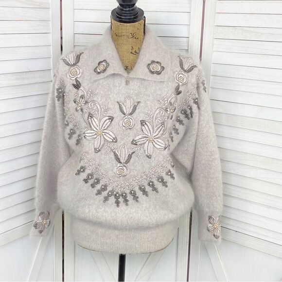 Vintage Su Lim Floral Embroidered Angora Sweater Taupe Pearl Embellished PM - Picture 1 of 13
